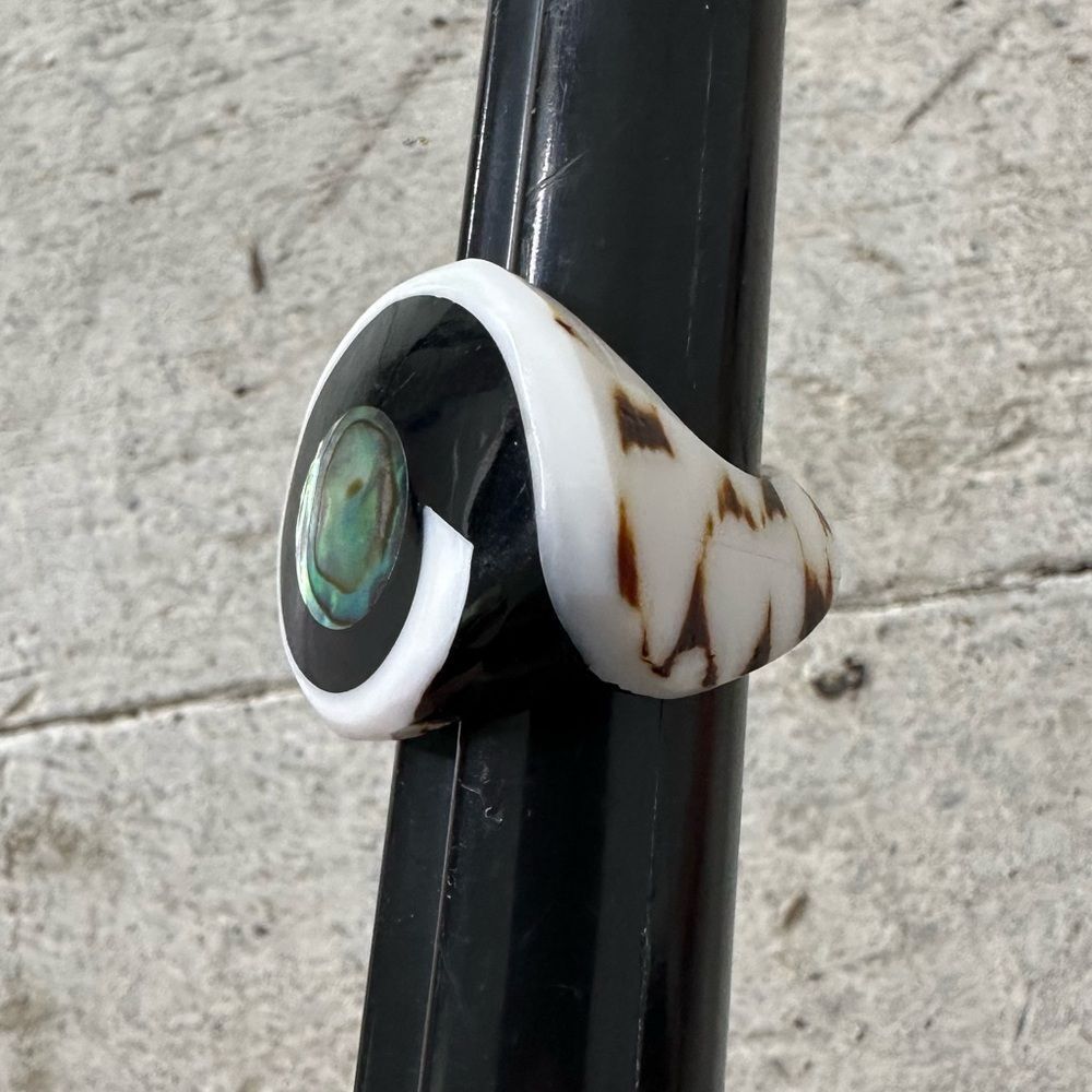 Vintage Chunky Shell And Mother And Pearl Carved Cocktail Ring